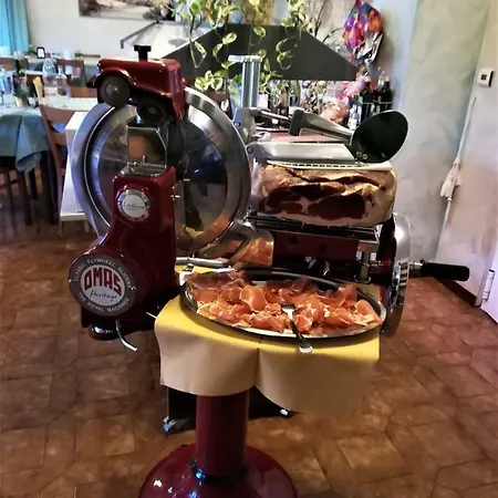 Tiziana Hotel 2*